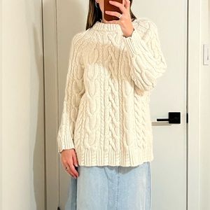ZARA SWEATER SIZE M